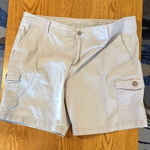 Women's Light Mauve Cargo Shorts with Flap Pockets